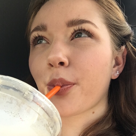 Meet your Posher, Kailie - Picture 3 of 5